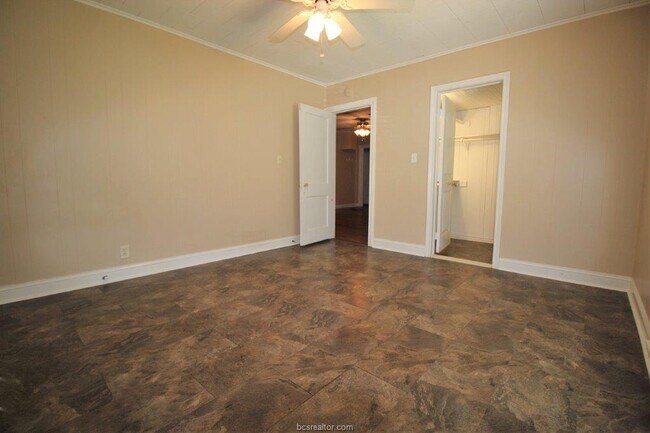 Building Photo - 1015 Milner Dr