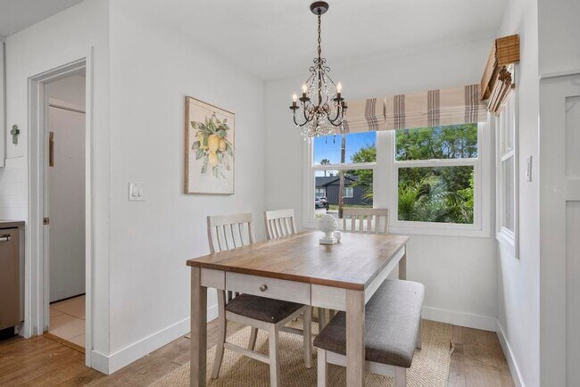 Building Photo - Charming 3 Bedroom, 2 Bath Craftsman Home ...