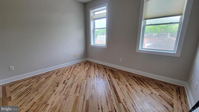 Building Photo - 2057 Druid Park Dr