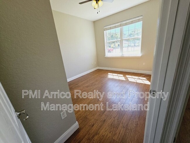 Building Photo - 1930 Saddlewood Ct