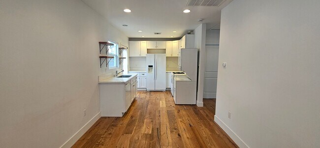 Building Photo - 4014 Effie St