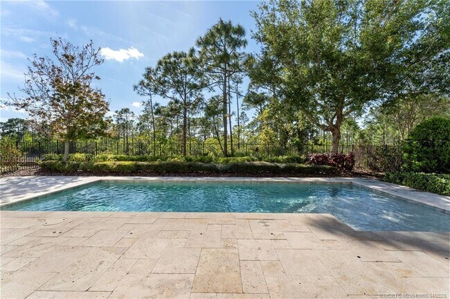 Building Photo - 255 Calmo Cir