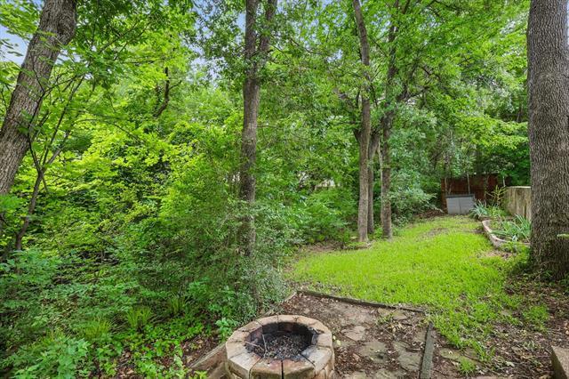 Building Photo - 4204 Crescent Dr