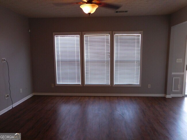 Building Photo - 566 Pond Lillies Rd SE