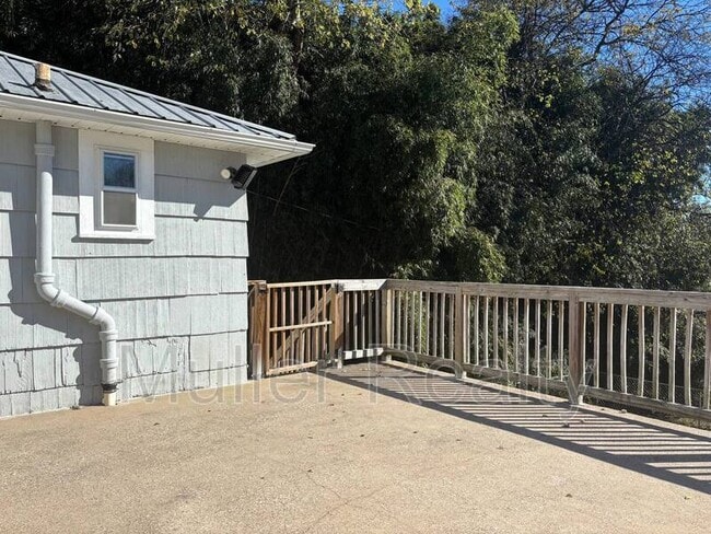 Building Photo - 1006 Freemason St