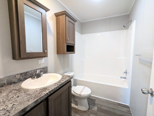 Building Photo - 647 Oregon St