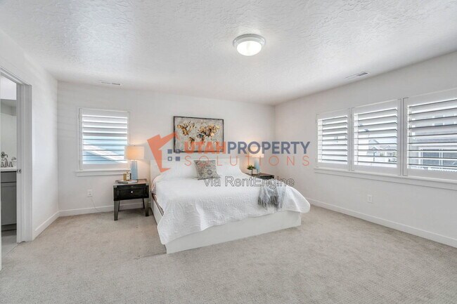 Building Photo - 213 W Prickly Pear Dr