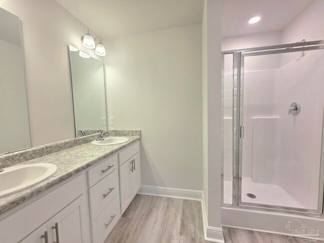 Building Photo - 710 Giese Ln