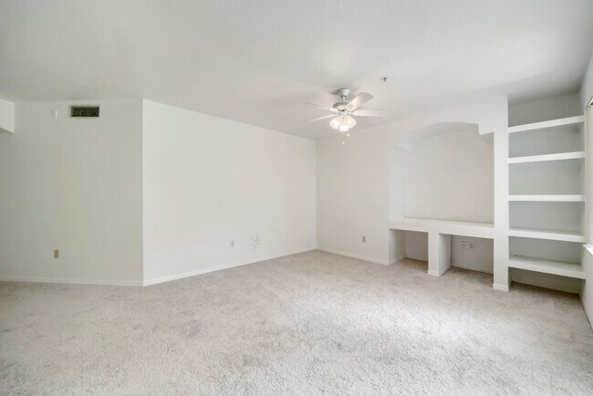 Building Photo - 7270 Westpointe Blvd