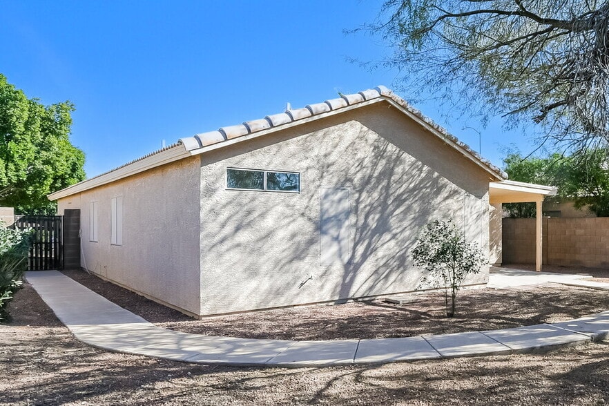 Building Photo - 438 N Opal