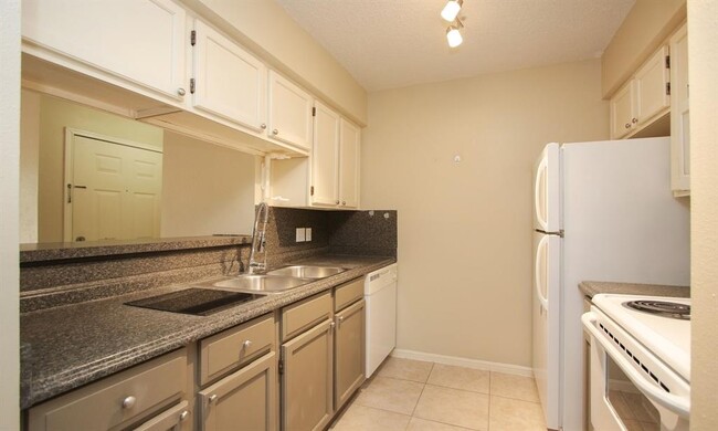 Building Photo - 2120 El Paseo St