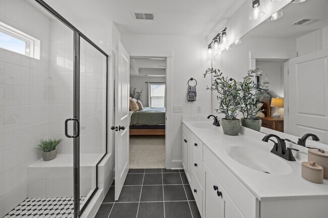 Building Photo - 401 Carrara Dr