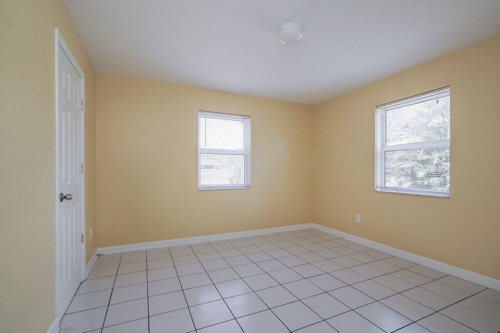 Building Photo - 1887 Sunset Pl