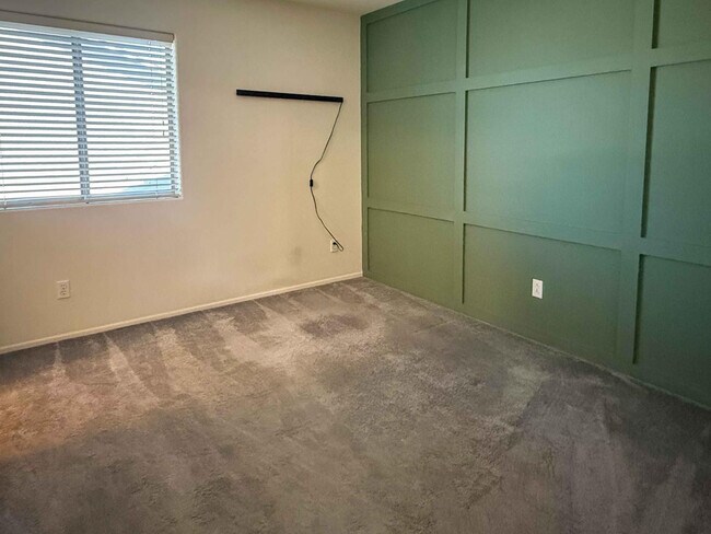 Building Photo - 3103 W Zachary Dr