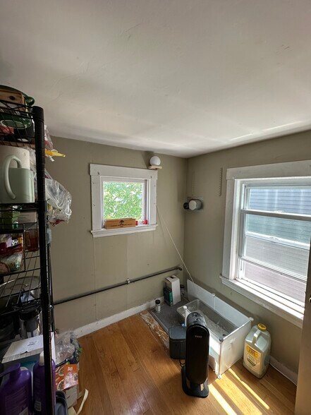 Building Photo - 282 Summer St