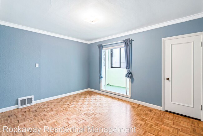 Building Photo - 3 br, 1 bath House - 1559 Funston Ave.