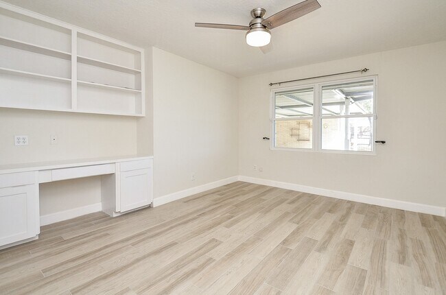 Building Photo - 414 Lakeview Dr