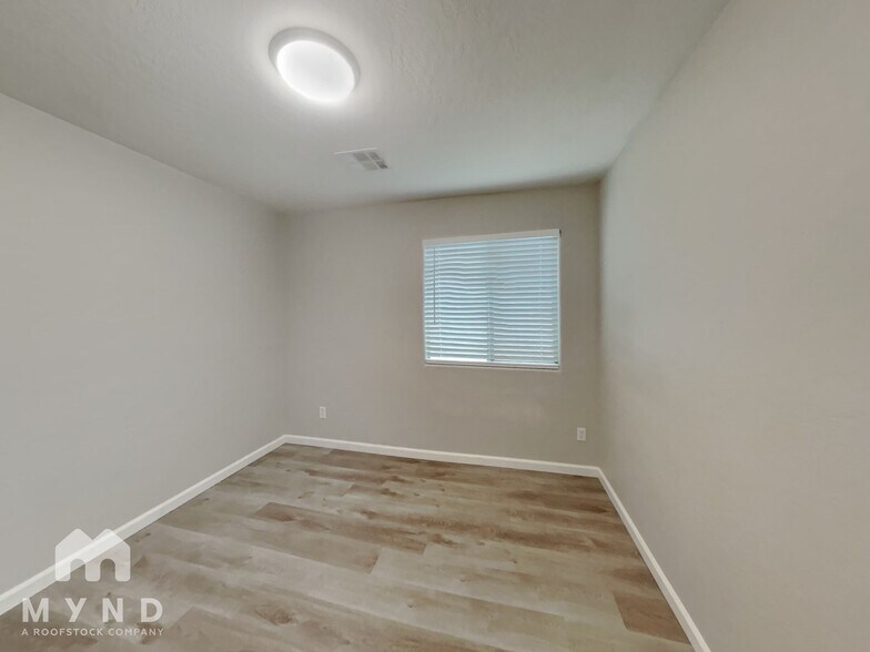 Building Photo - 2922 W Jasper Butte Dr