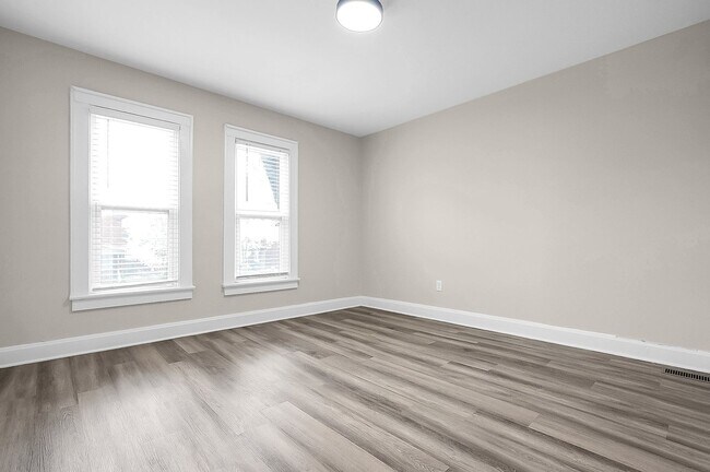 Building Photo - 322-324 Woodland Ave
