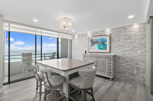 Building Photo - 1601 N Central Ave