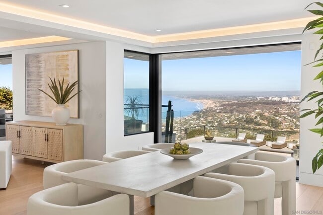 Building Photo - 2082 Via Casa Alta