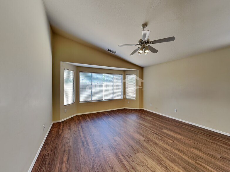 Building Photo - 8514 W Mohave St