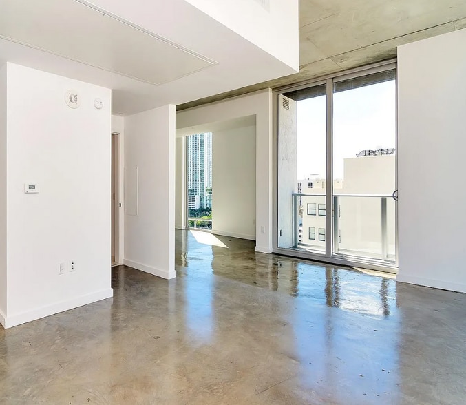 Building Photo - 151 SE 1st St