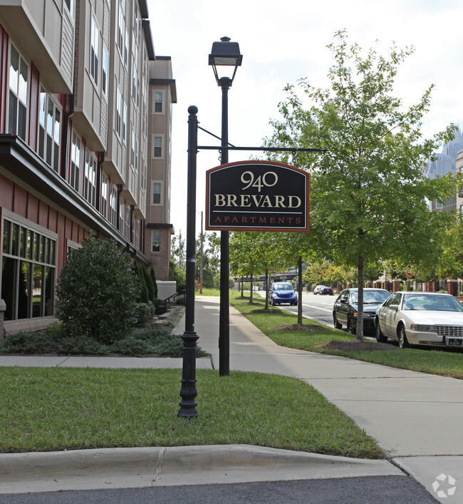 Building Photo - 940 Brevard