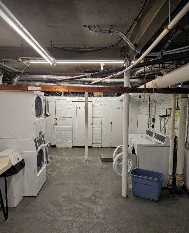 Building Photo - 58 Elm St