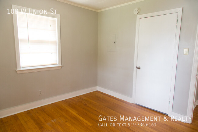 Building Photo - **FIRST MONTH $400 RENT REDUCTION**Home in...