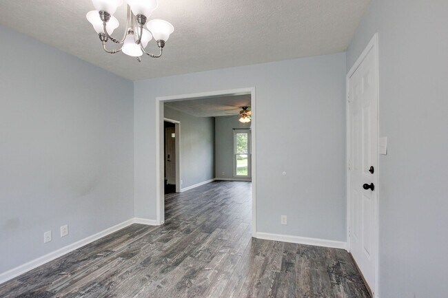Building Photo - 180 Kings Deer Dr