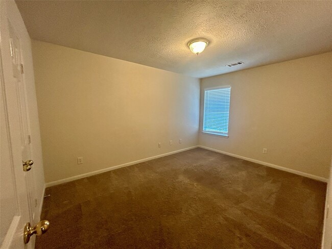 Building Photo - 14 N Winterport Cir