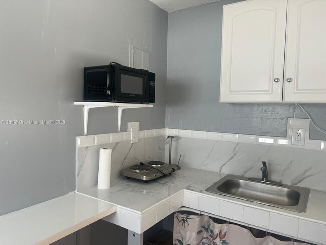 Building Photo - 4361 SW 3rd St