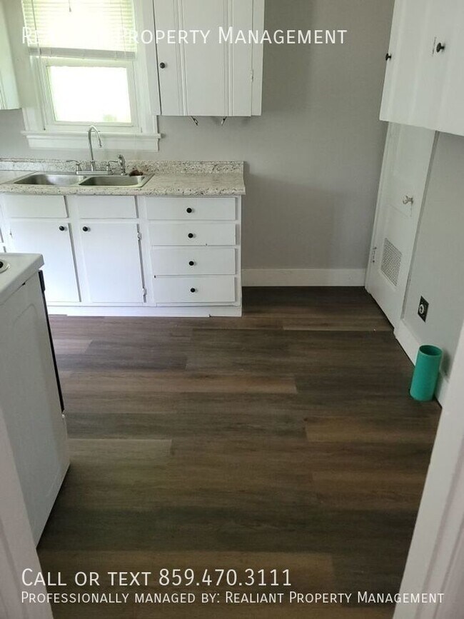 Building Photo - 1411 Hill St