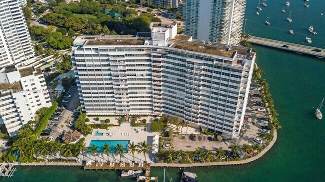 Building Photo - 20 Island Ave