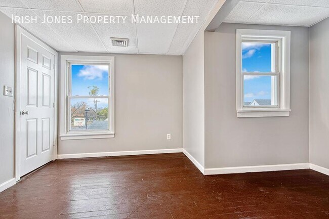 Building Photo - 19 Hinman Ave