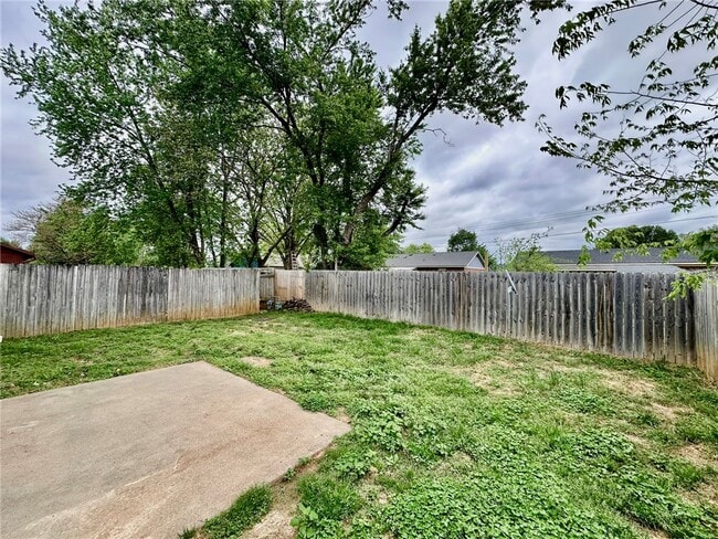 Building Photo - 3513 W Wood St