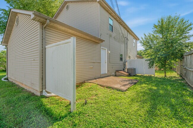 Building Photo - 5205 Cub Cir
