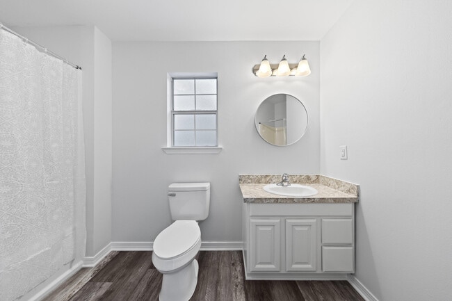 Building Photo - 220 Fir Ave