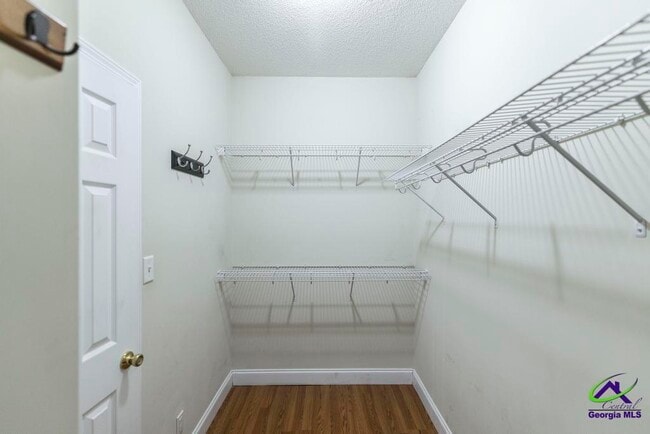 Building Photo - 217 Sedgebrooke Dr