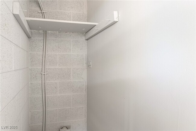 Building Photo - 2749 Del Mar Pl