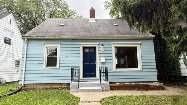 Building Photo - 5726 N 40th St