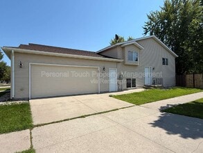 Building Photo - 3502 28th St SW