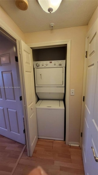 Building Photo - 3500 Coral Wy