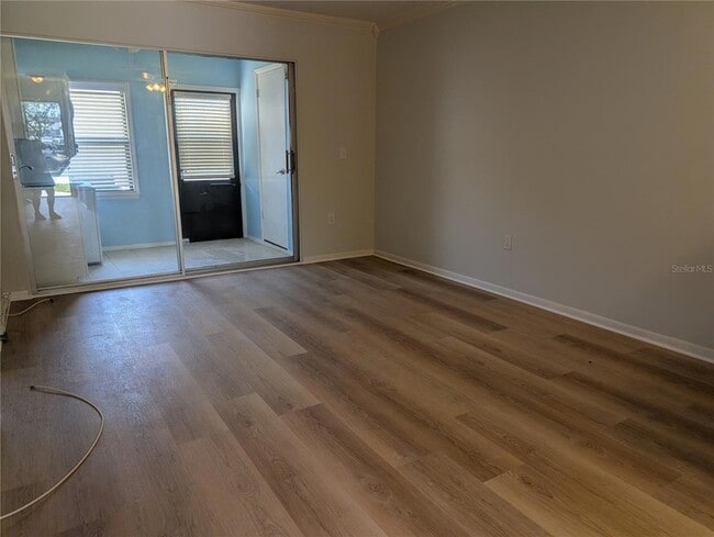Building Photo - 13850 Oakwood Ln