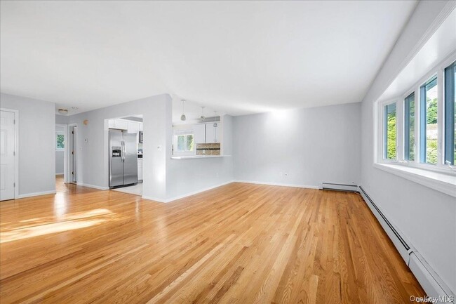 Building Photo - 49 Neulist Ave