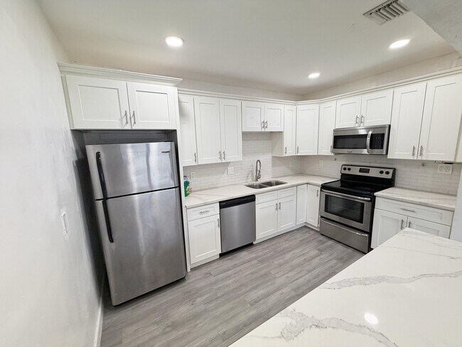 Building Photo - 14930 NW 16th Dr