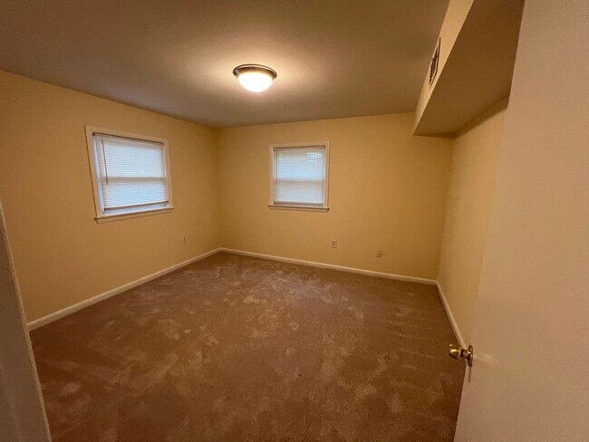 Building Photo - Single Family home in Alexandria- Minutes to Ft Belvior