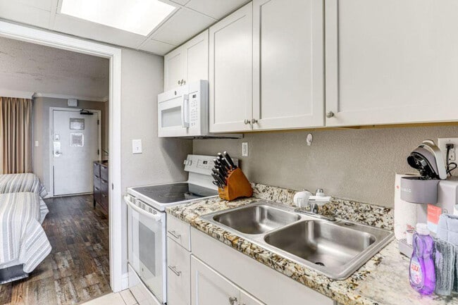 Building Photo - 6900 N Ocean Blvd