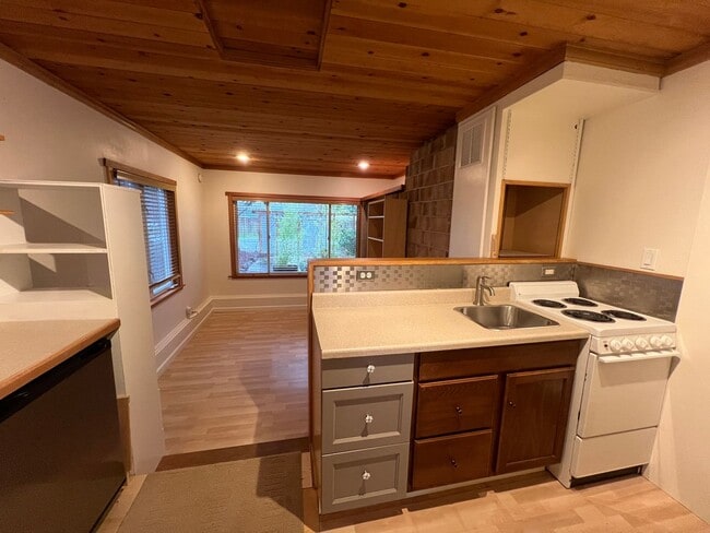 Building Photo - 15459 Bonney Ln Blvd